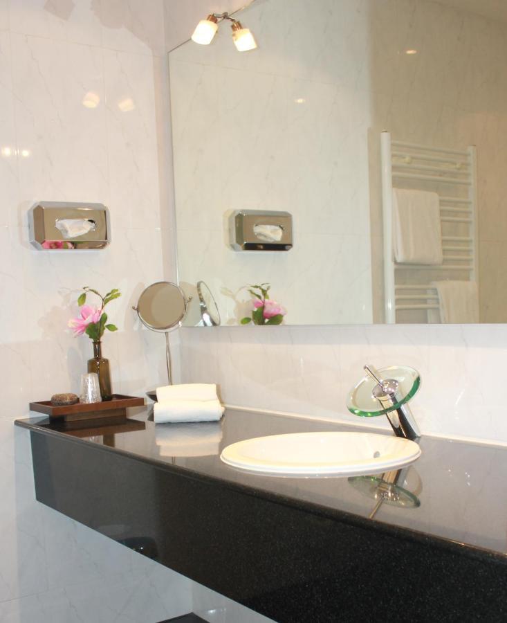 Hotel Roemischer Kaiser Bernkastel-Kues Room photo